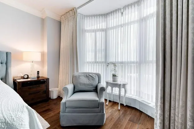 Additional image 24 of 5250 LAKESHORE Rd Unit 2006