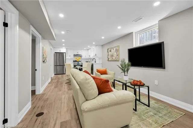 Additional image 32 of 4 James Ave