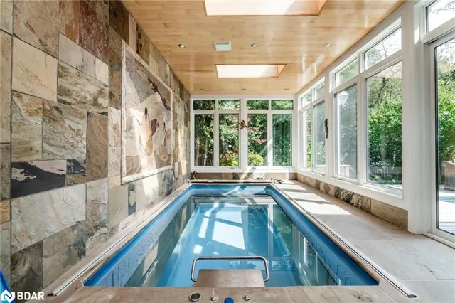 Additional image 20 of 73 COLIN Colin Ave