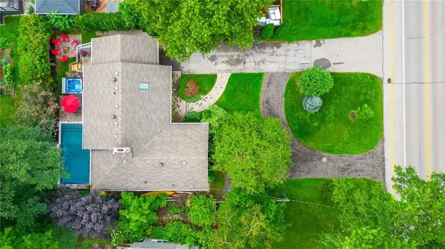 Additional image 27 of 702 KING Rd