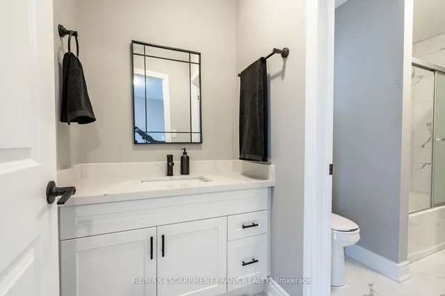 Additional image 24 of 8 CESAR Pl