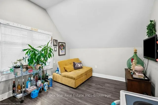 Additional image 31 of 191 WENTWORTH St
