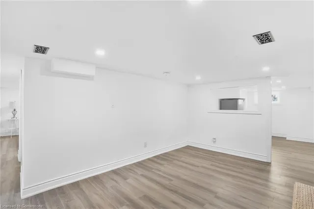 Additional image 30 of 582 Wentworth St