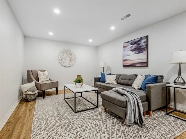 Additional image 31 of 5502 EATON Ave