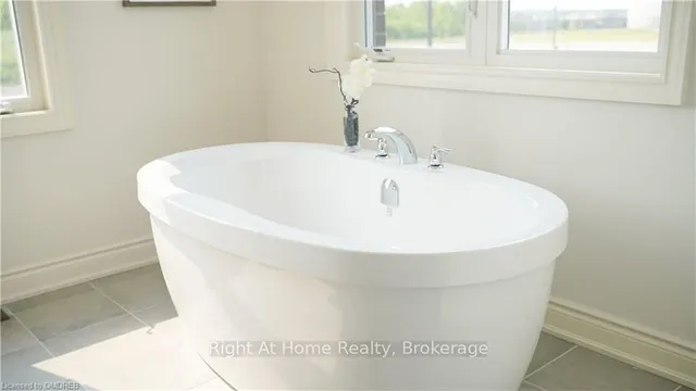 Additional image 16 of 466 HUMPHREY St