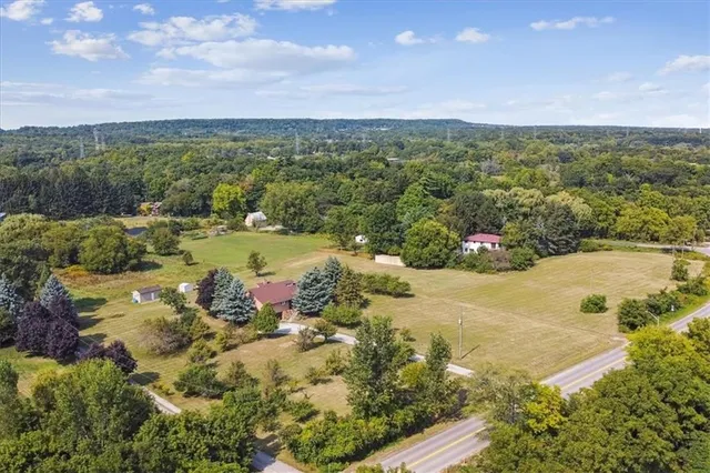 Additional image 33 of 335 YORK Rd