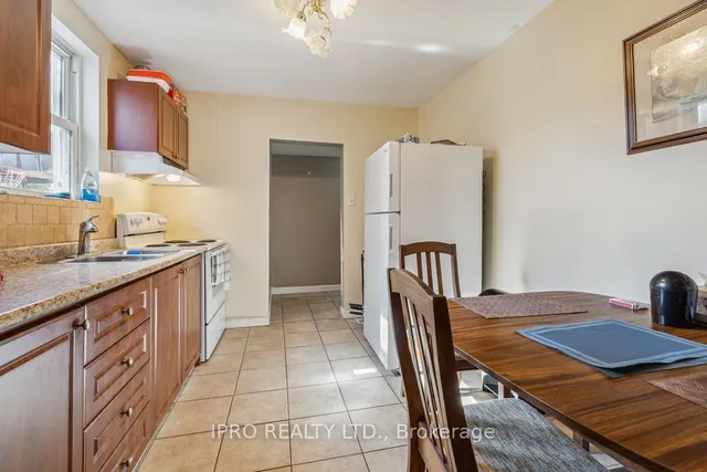 Additional image 5 of 587 Waterloo St