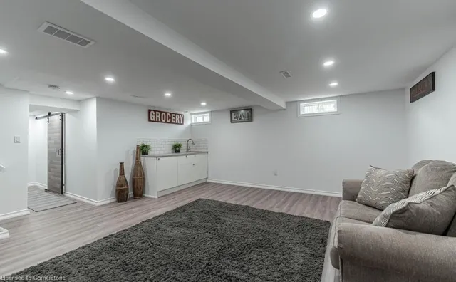 Additional image 13 of 30 Larch St