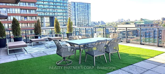 Additional image 28 of 8 Dovercourt Rd Unit 910