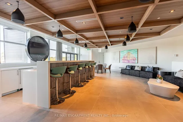 Additional image 24 of 600 North Service Rd Unit 508