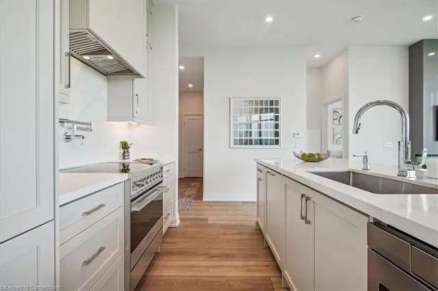 Additional image 16 of 2750 King St Unit 806