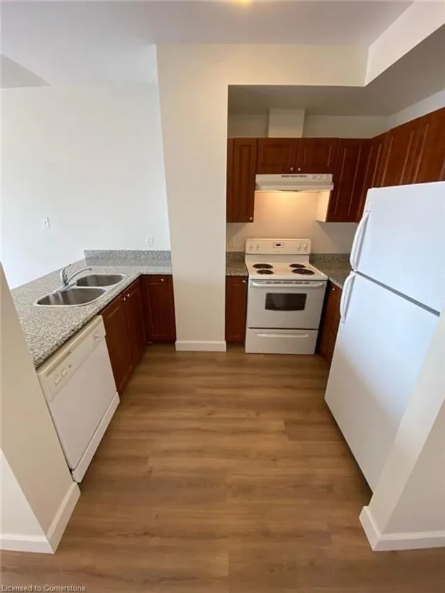 Additional image 10 of 135 James St Unit 1206