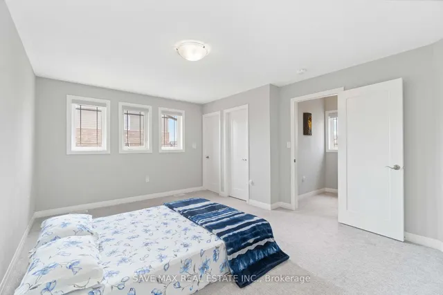 Additional image 25 of 126 Laguna Village Cres