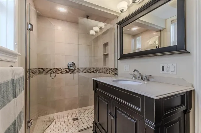 Additional image 40 of 766 SHADELAND Ave