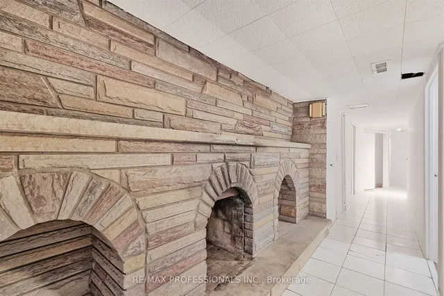 Additional image 28 of 166 Grace St