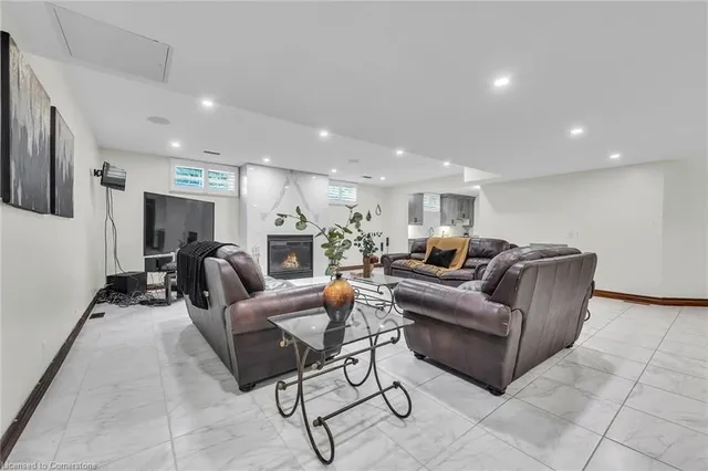 Additional image 33 of 117 Christopher Dr