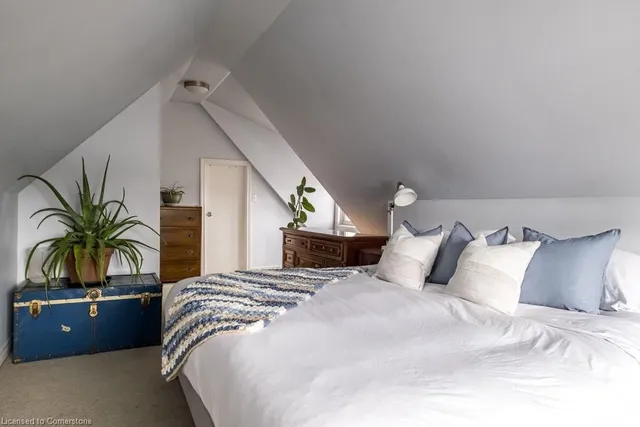 Additional image 32 of 48 Macaulay St