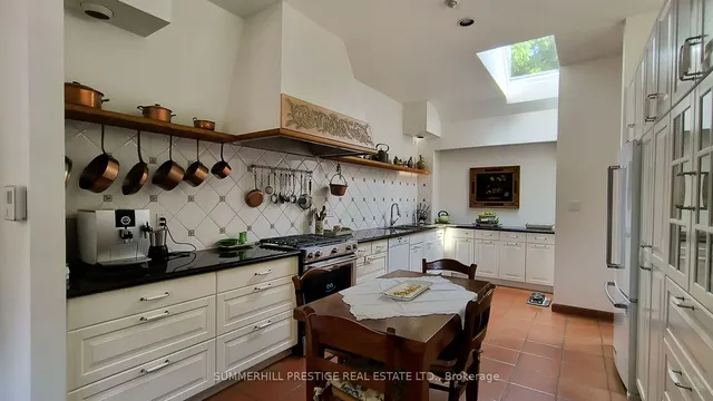 Additional image 25 of 4657 Dundas St