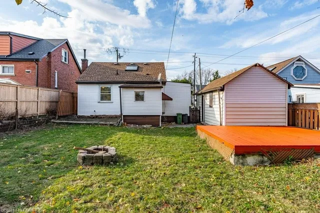 Additional image 28 of 937 Garth St