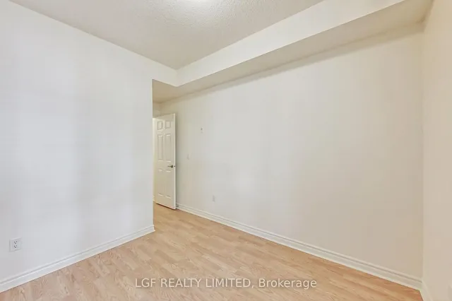 Additional image 21 of 38 Gibson Ave Unit 13