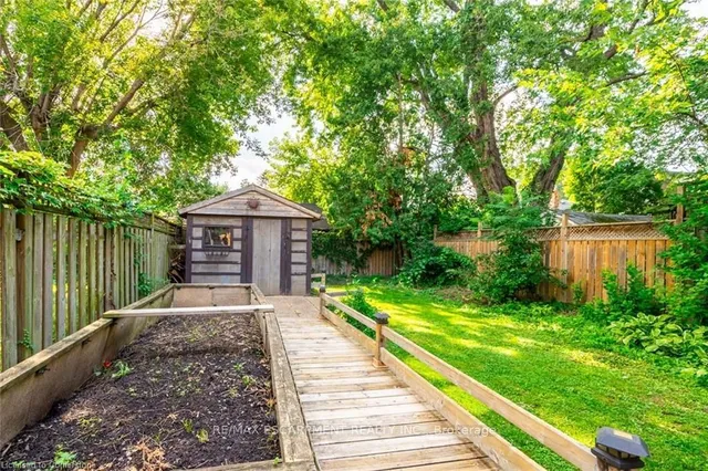 Additional image 38 of 56 Newton Ave