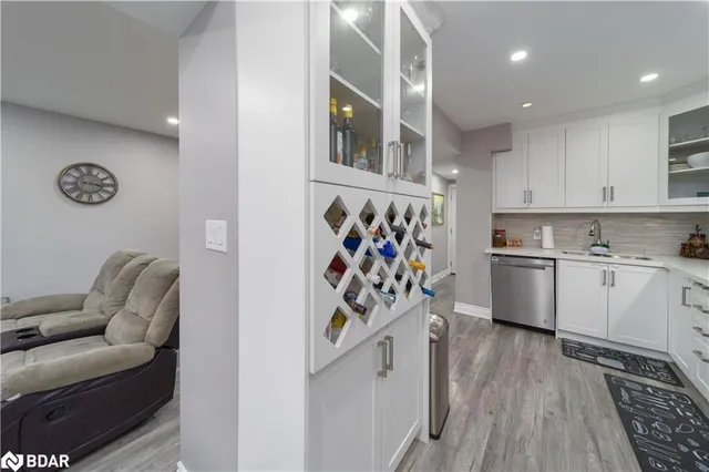 Additional image 8 of 96 Province St