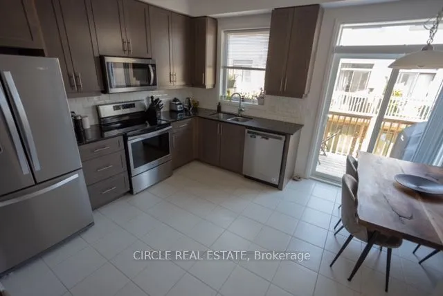 Additional image 7 of 4 Could Lane