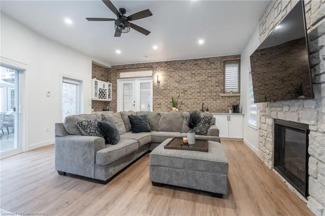 Additional image 20 of 12 Cowper Crt