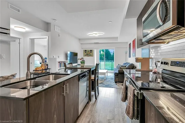 Additional image 11 of 16 Markle Cres Unit 303