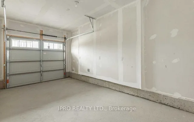 Additional image 3 of 8 Toffee Tr