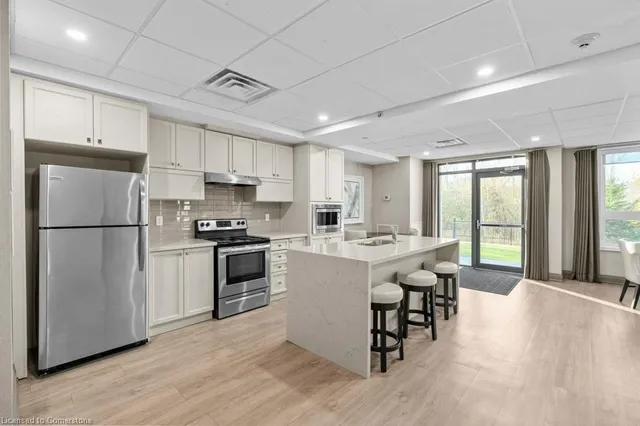 Additional image 23 of 125 Shoreview Pl Unit 511