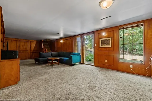 Additional image 32 of 40 Bertram Dr