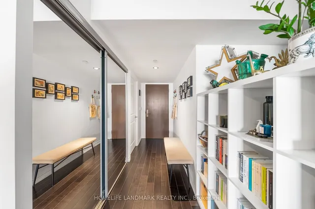 Additional image 11 of 386 Yonge St Unit 2403