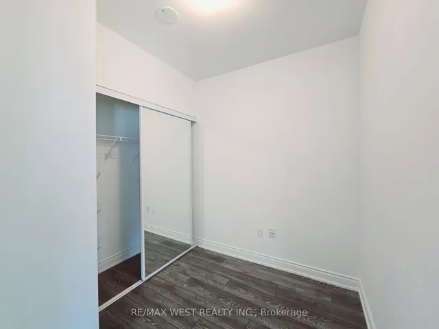 Additional image 11 of 1050 Main St Unit 1114