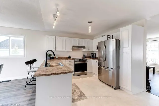 Additional image 16 of 145 GLENARIFF Dr