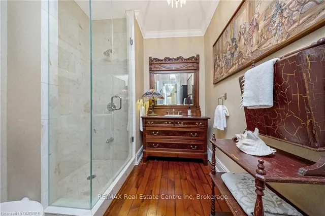 Additional image 18 of 103 THOMAS St