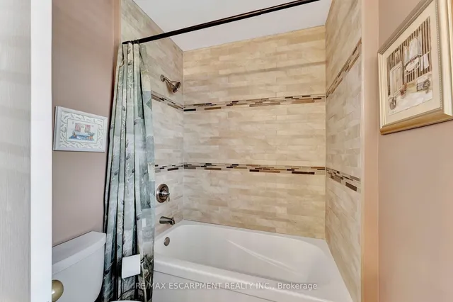 Additional image 24 of 19 Falconridge Dr