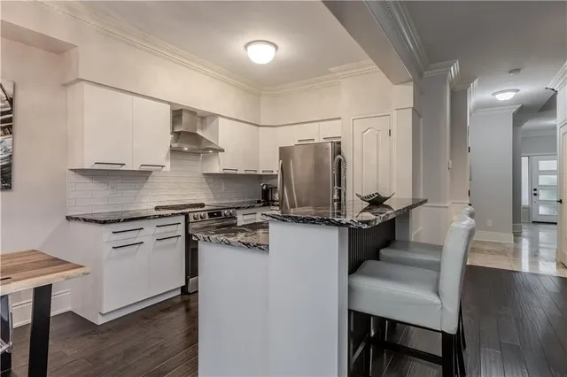 Additional image 16 of 5032 MERCER Common