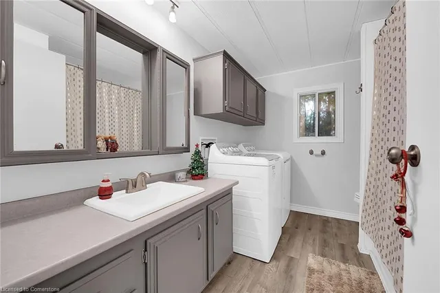 Additional image 21 of 94 Maple Cres