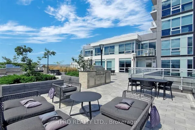 Additional image 5 of 1050 main St Unit 1212