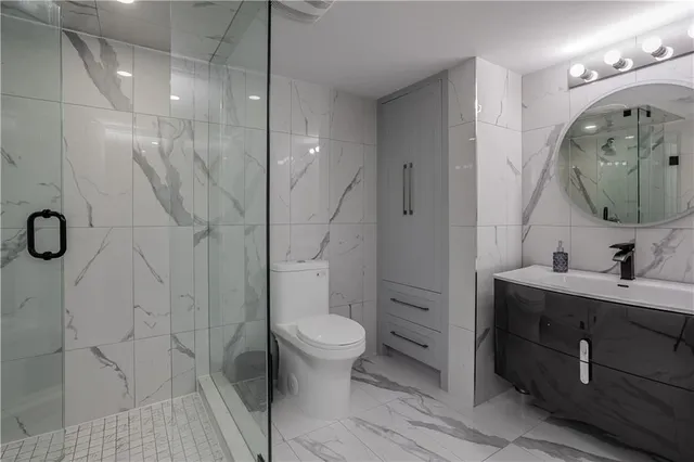 Additional image 35 of 4176 FULLER Cres