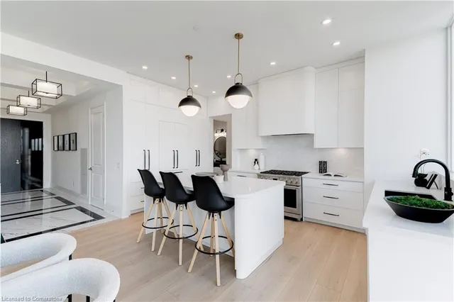 Additional image 42 of 2007 James St Unit 2201