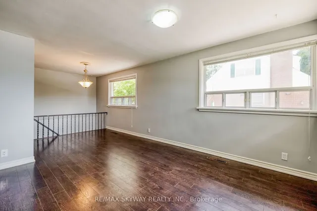 Additional image 12 of 279 ELMWOOD Cres