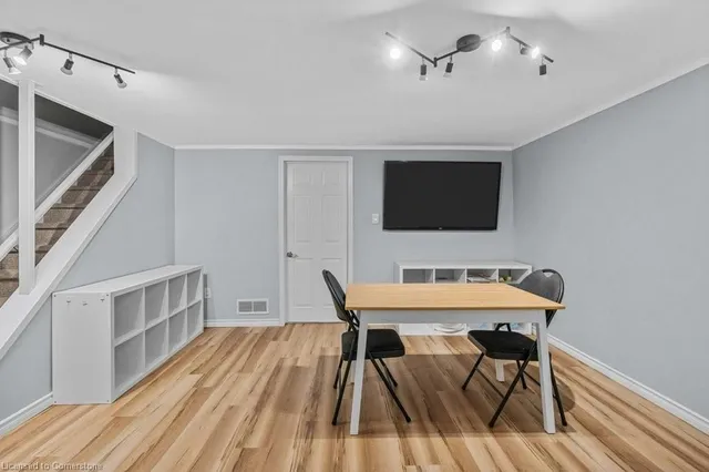 Additional image 27 of 211 Lake Ave