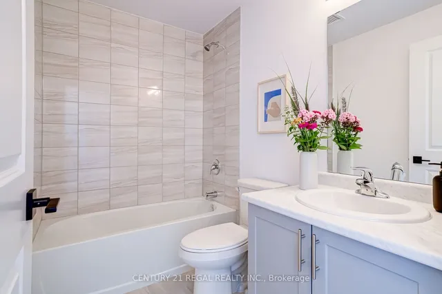 Additional image 17 of 460 Dundas St Unit 702