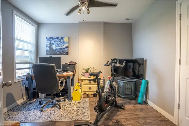 Additional image 33 of 165 Emerald St