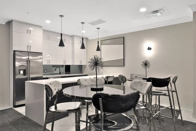 Additional image 32 of 118 King St Unit 313