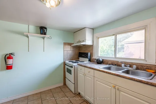 Additional image 21 of 26 Huron St