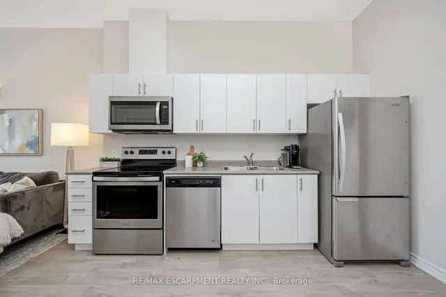 Additional image 7 of 716 Main St Unit 1109