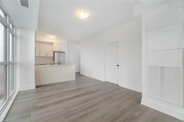 Additional image 15 of 460 Dundas St Unit 1105